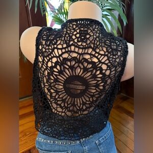NWT HARLEY DAVIDSON BLACK VEST WITH CROCHET BACK SIZE MED